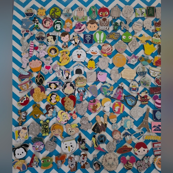 $25 for 10 Disney Park Pins *You Pick* updated 12/13/2025 - Picture 6 of 7